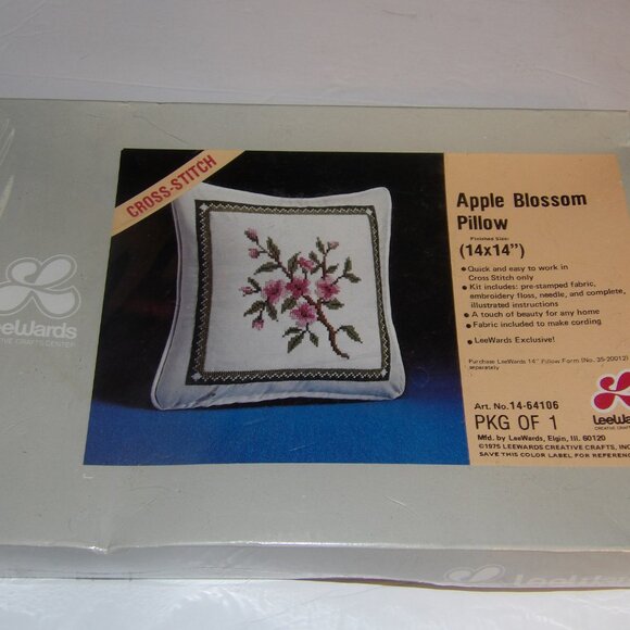 Vintage Lee Wards Stamped Cross Stitch Kit Apple Blossom 14x14 Pillow - Picture 3 of 5